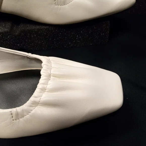 New Vince Women's Buttery Soft Leather Cream and Black Slingback Flats Size 7M - Picture 3 of 12